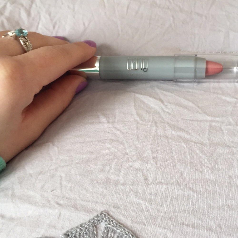 Lip Crayon - Picture 2 of 3